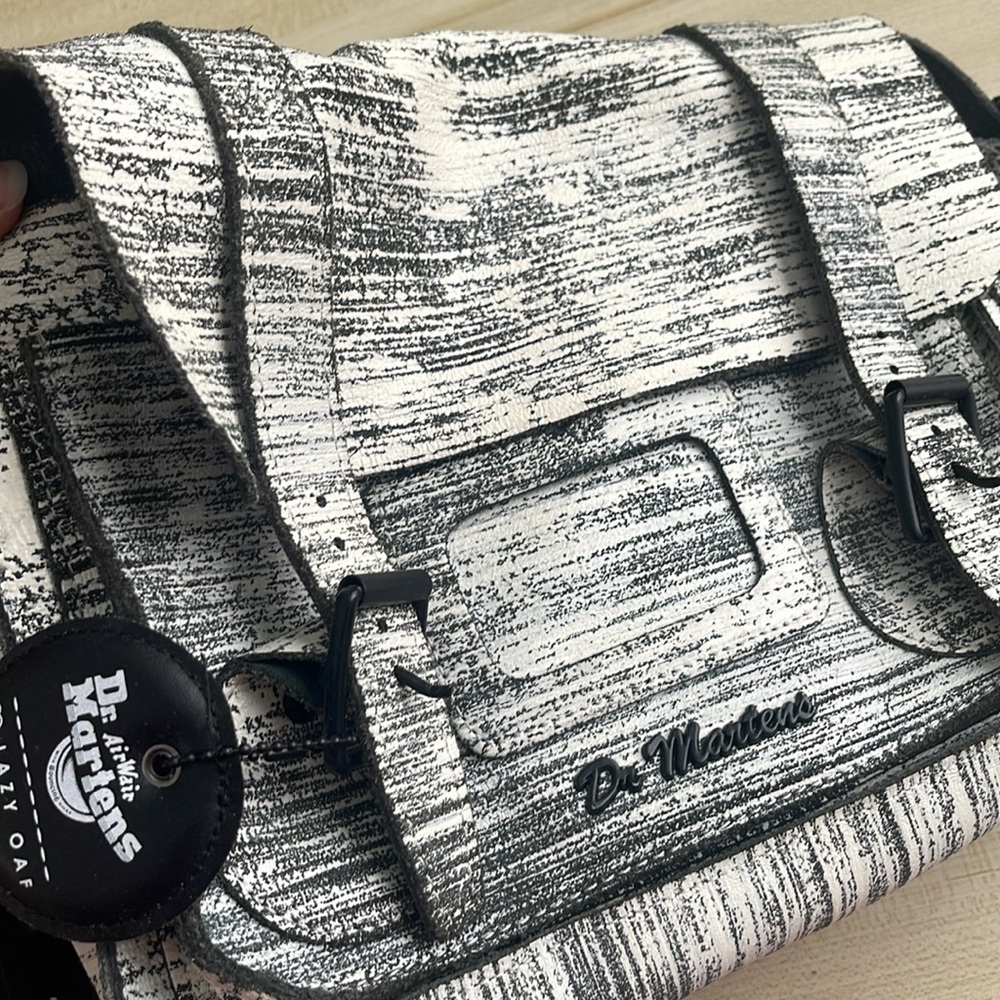 Rare Dr. Martens leather messenger bag - Picture 8 of 14